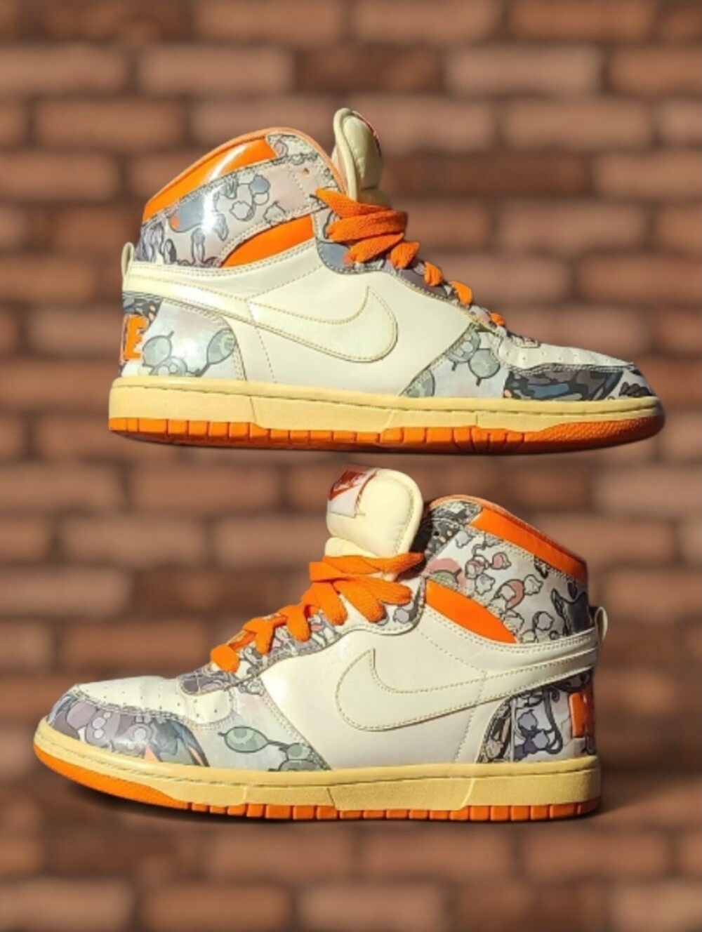 Vintage 2009 Nike Big Nike High Orange Floral Cartoon Print Women’s 9.5